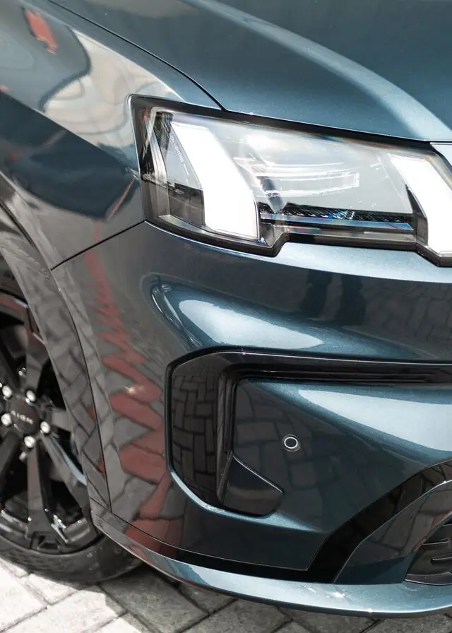PPF Mobil Aion V warna Biru — Kitawrapin