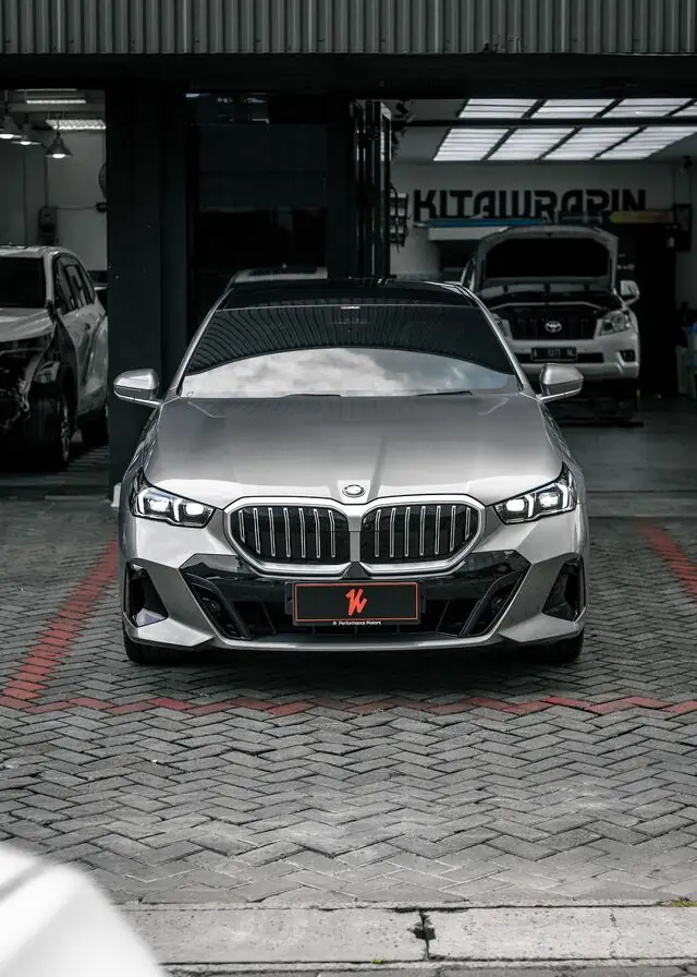 PPF Mobil BMW 520i warna Abu-abu — Kitawrapin