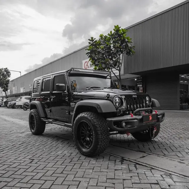 PPF Mobil Jeep Rubicon warna Hitam — Kitawrapin