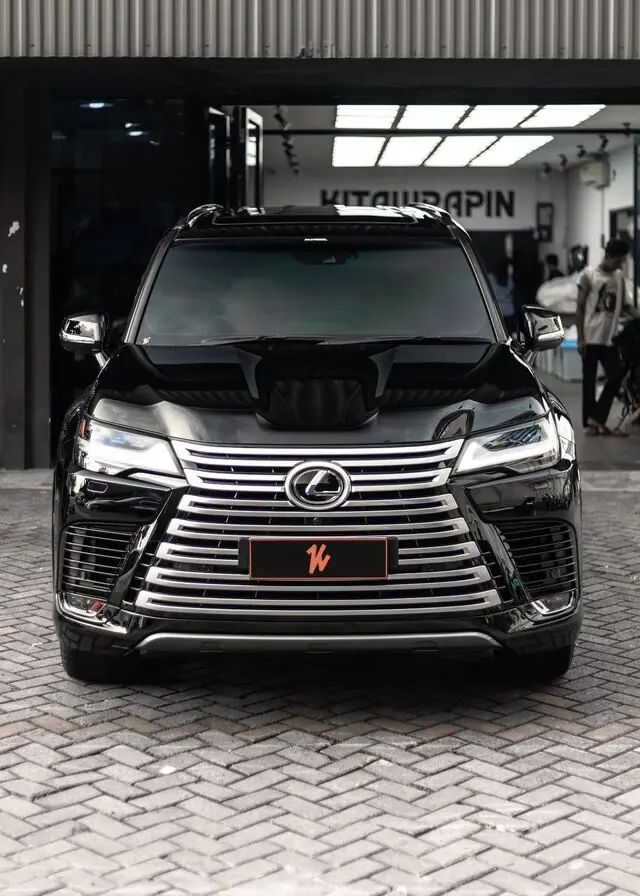PPF Mobil Lexus LX600 warna Hitam — Kitawrapin