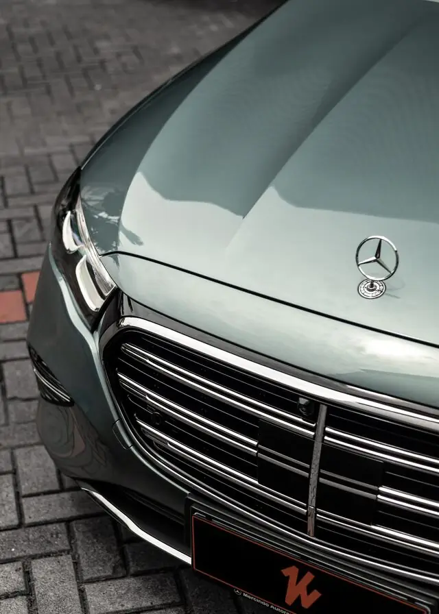 PPF Mobil Mercedes Benz E200 warna Hijau — Kitawrapin