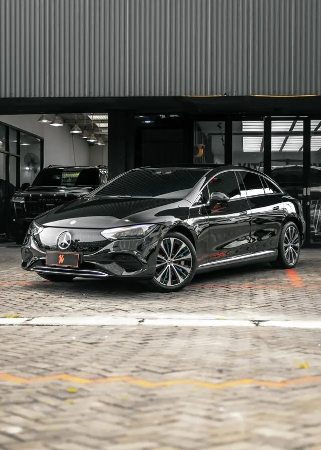 PPF Mobil Mercedes Benz EQE35 warna Hitam — Kitawrapin