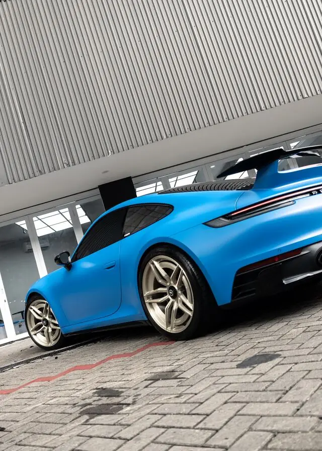 PPF Mobil Porsche 911 Carrera GTS warna Biru — Kitawrapin