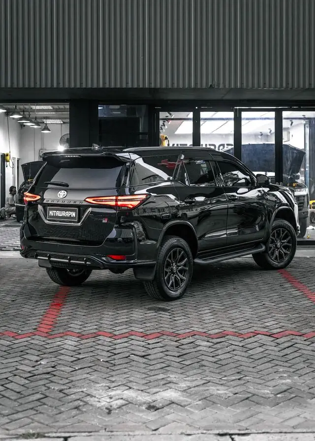 PPF Mobil Toyota Fortuner warna Hitam — Kitawrapin