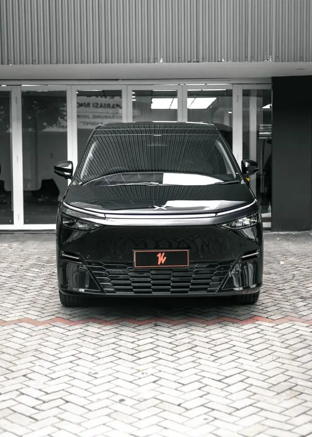 PPF Mobil Xpeng X9 warna Hitam — Kitawrapin