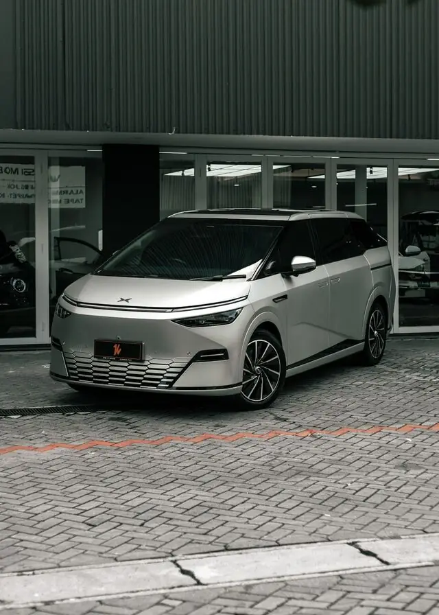 PPF Mobil Xpeng X9 warna Abu-abu — Kitawrapin